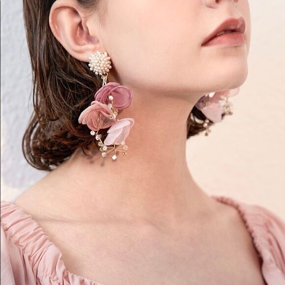 New mesh flower and pearl earrings(Silver Needle) - Picture 2 of 14